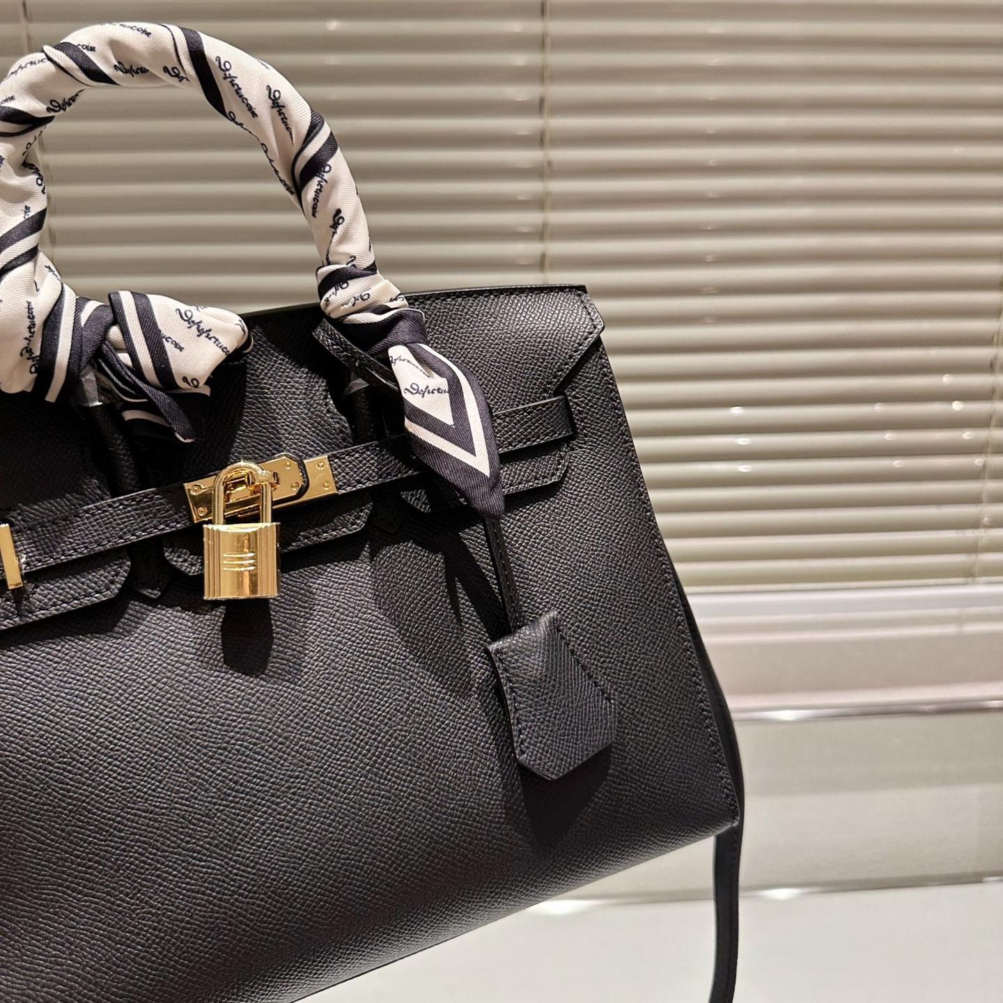 Stylish Top-handle Bag W198