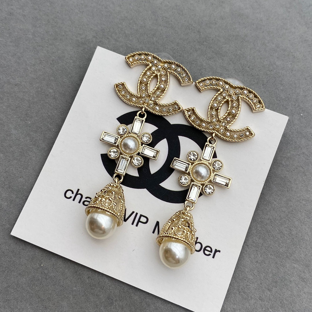 Diamond Flower Panel Pearl Earrings