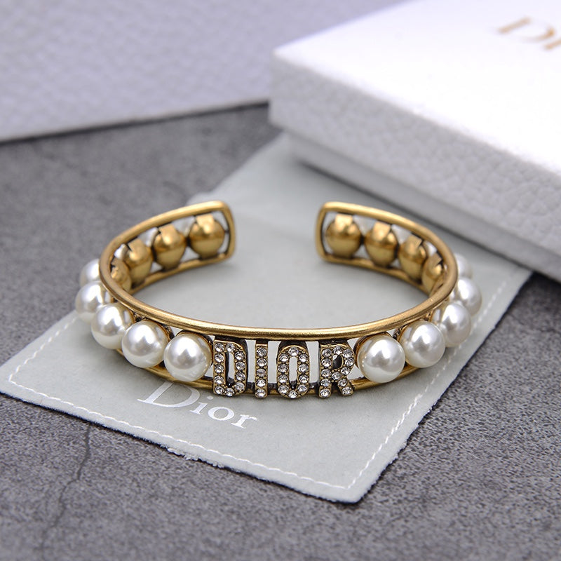 Vintage Pearl Cutout Open Bracelet