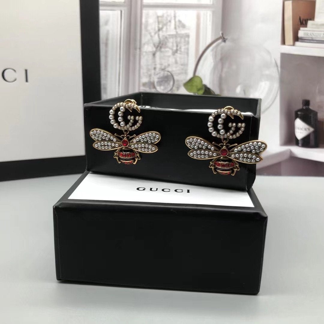 Fashion Rhinestone Little Bee Pendant Earrings