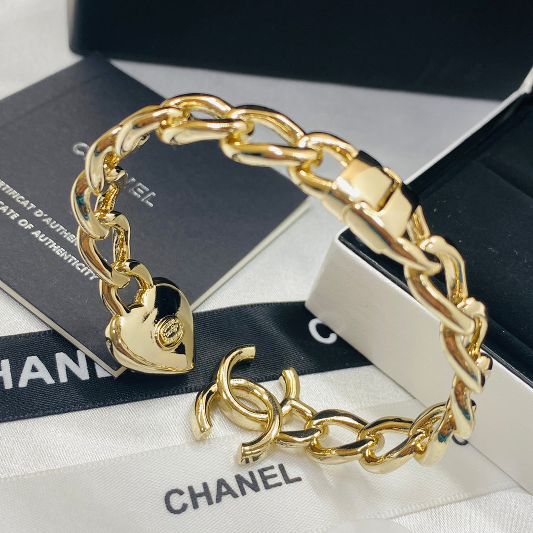 Fashion Heart Double C Open Bracelet