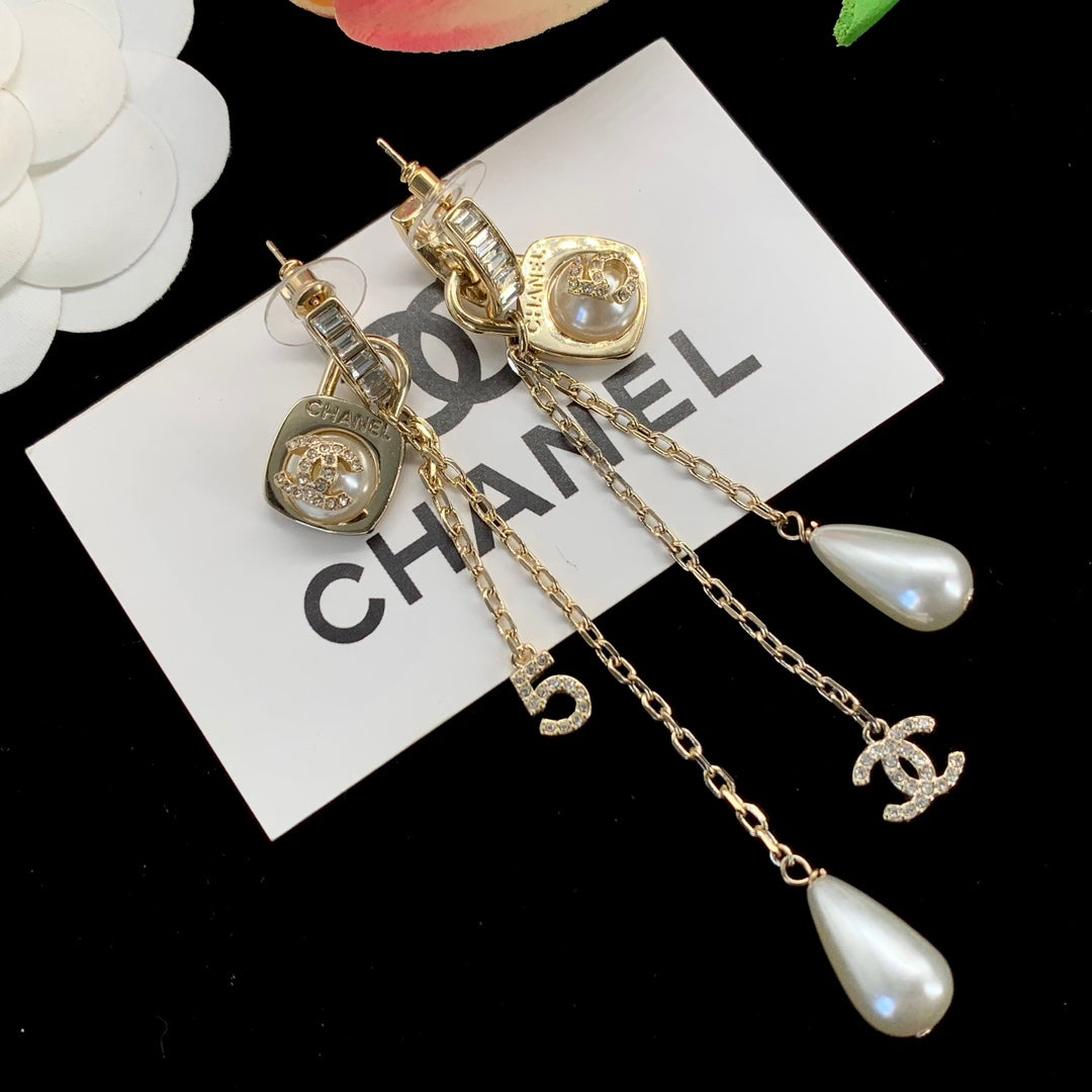 Fashion CC Rhinestone Pearl Dangle Earrings