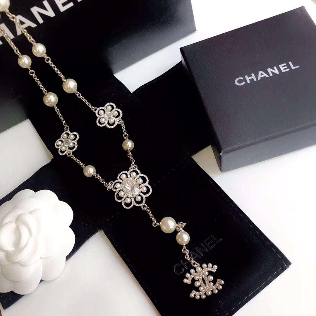 Fashion CC Flower Letter Pearl Necklace