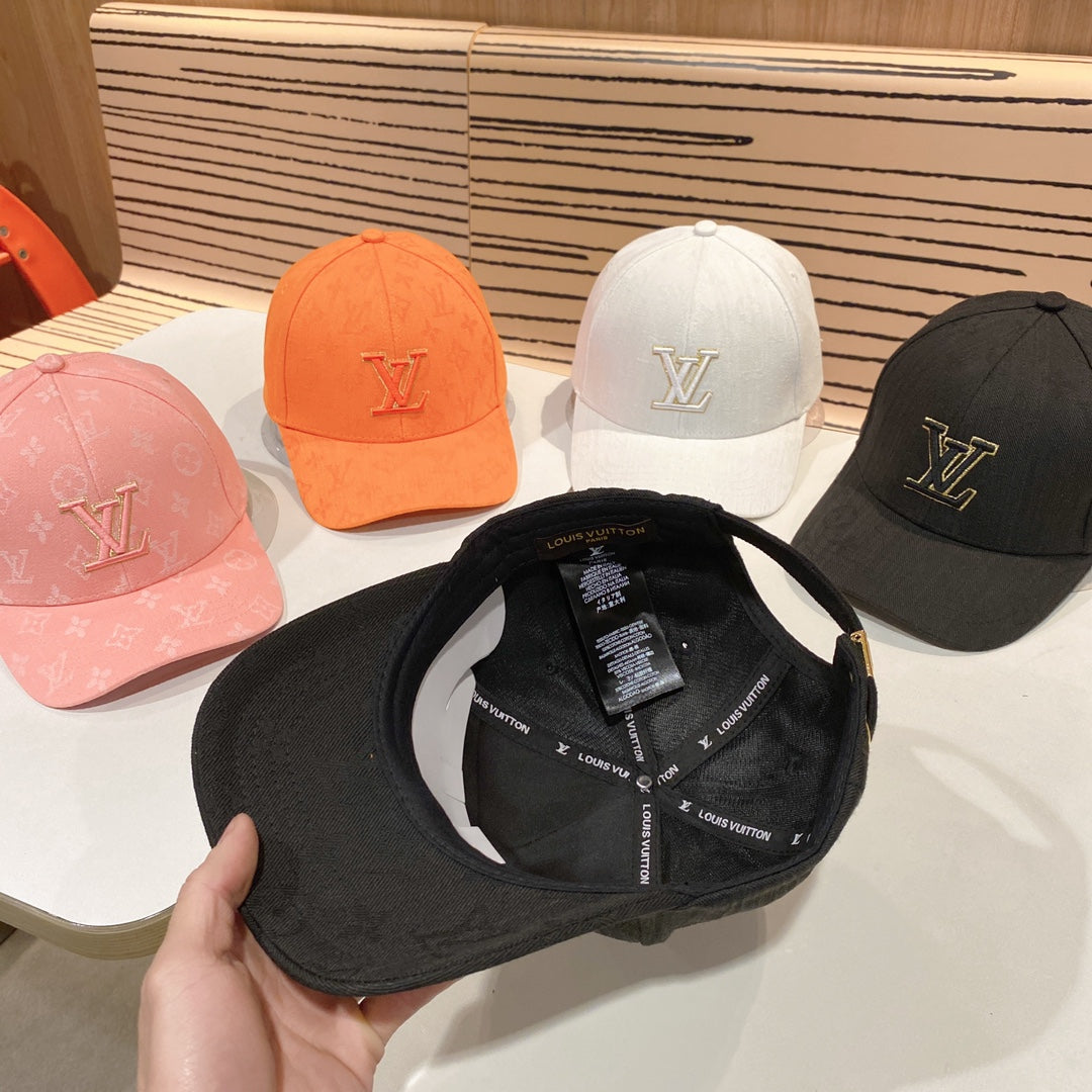 Fashionable four-leaf clover baseball cap