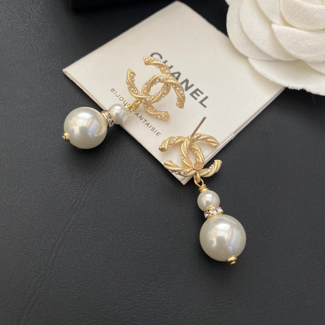 Pearl Pendant Earrings