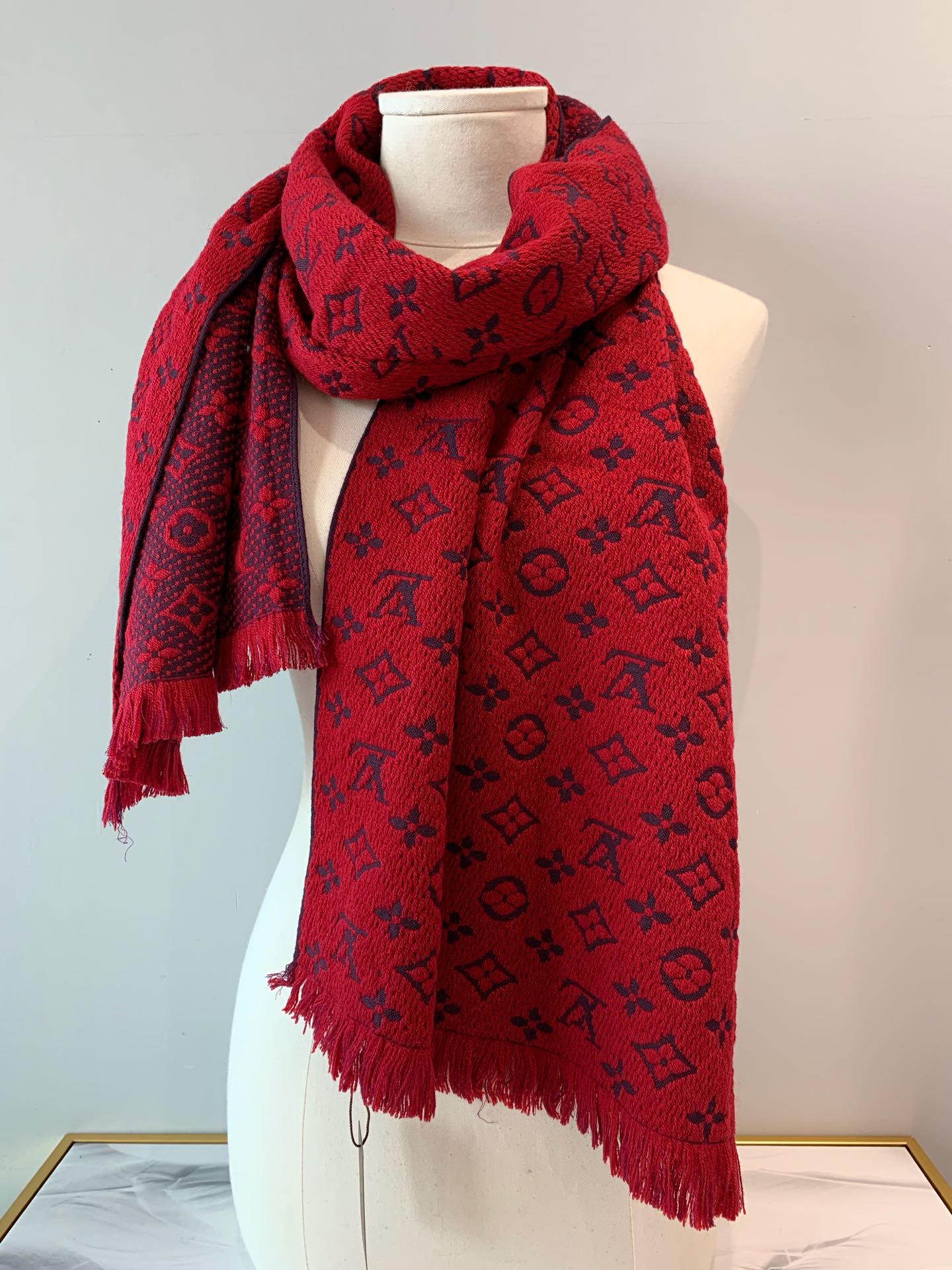 Unisex Embossed Wool Scarf