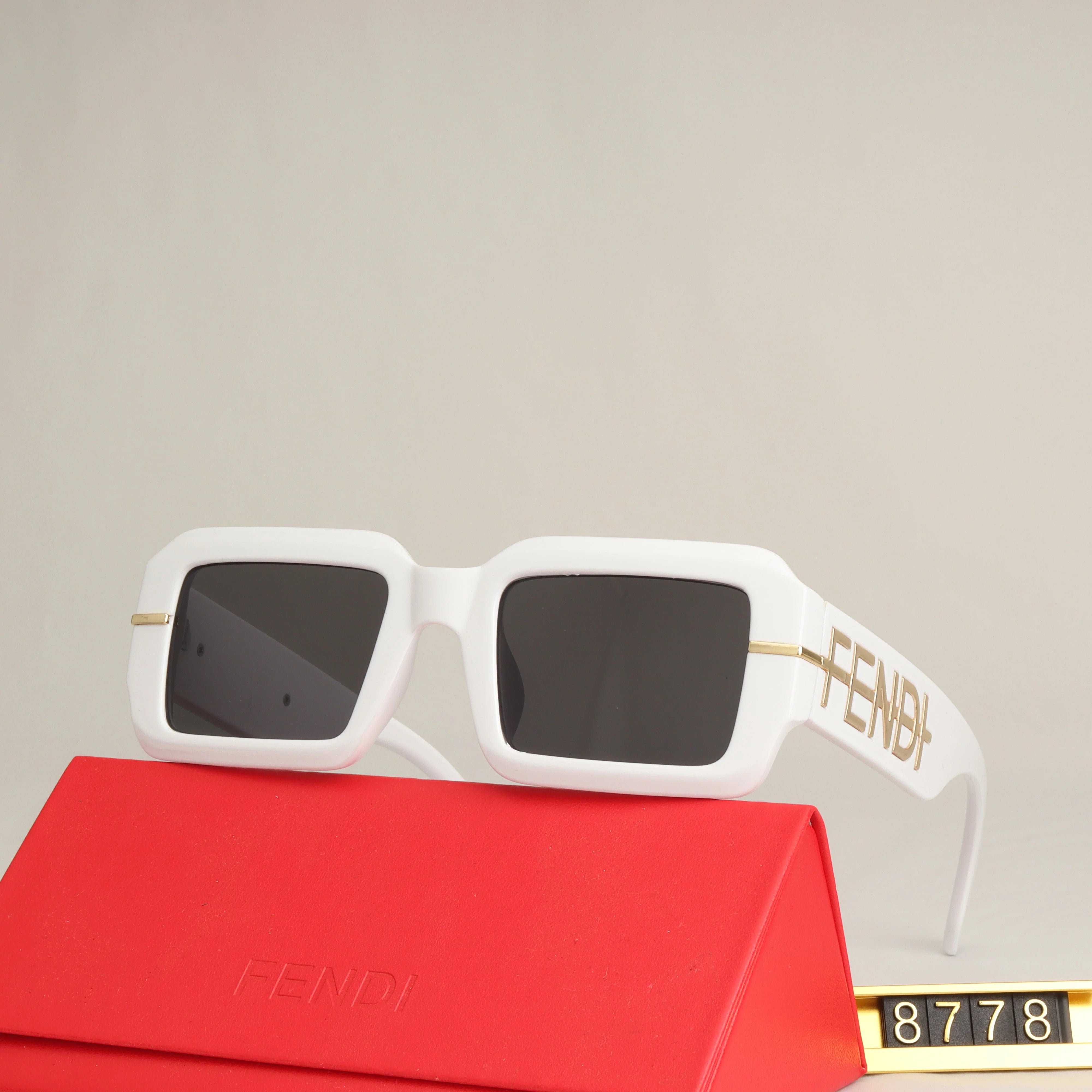 Personalized street style frame sunglasses