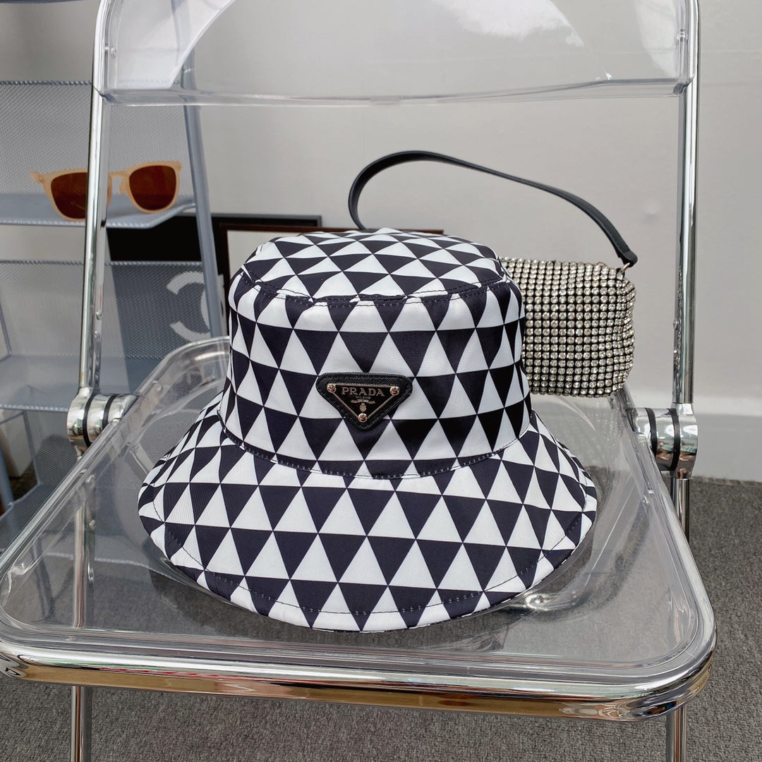 Personality Triangle Plaid Bucket Hat