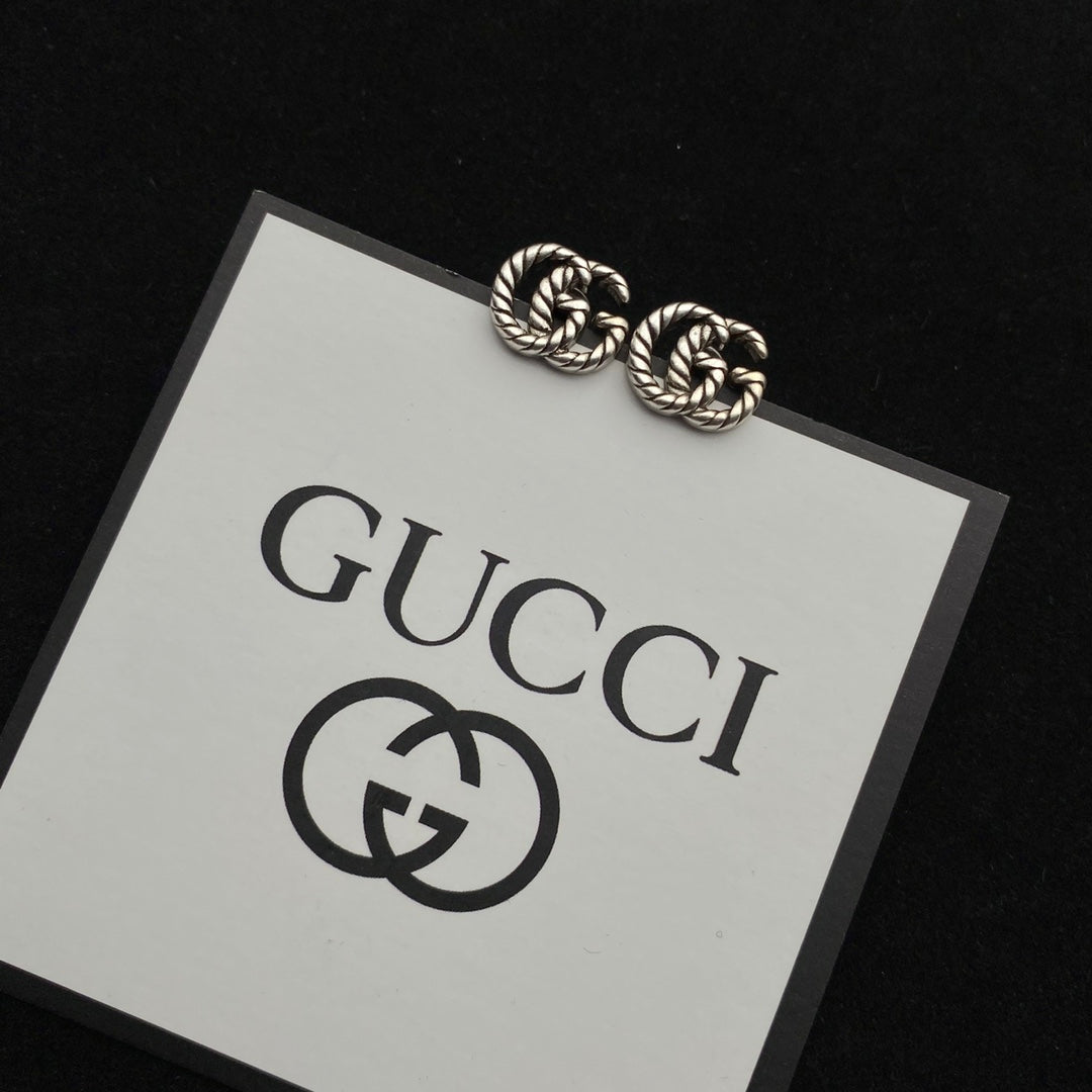 Double G Thread Design Stud Earrings