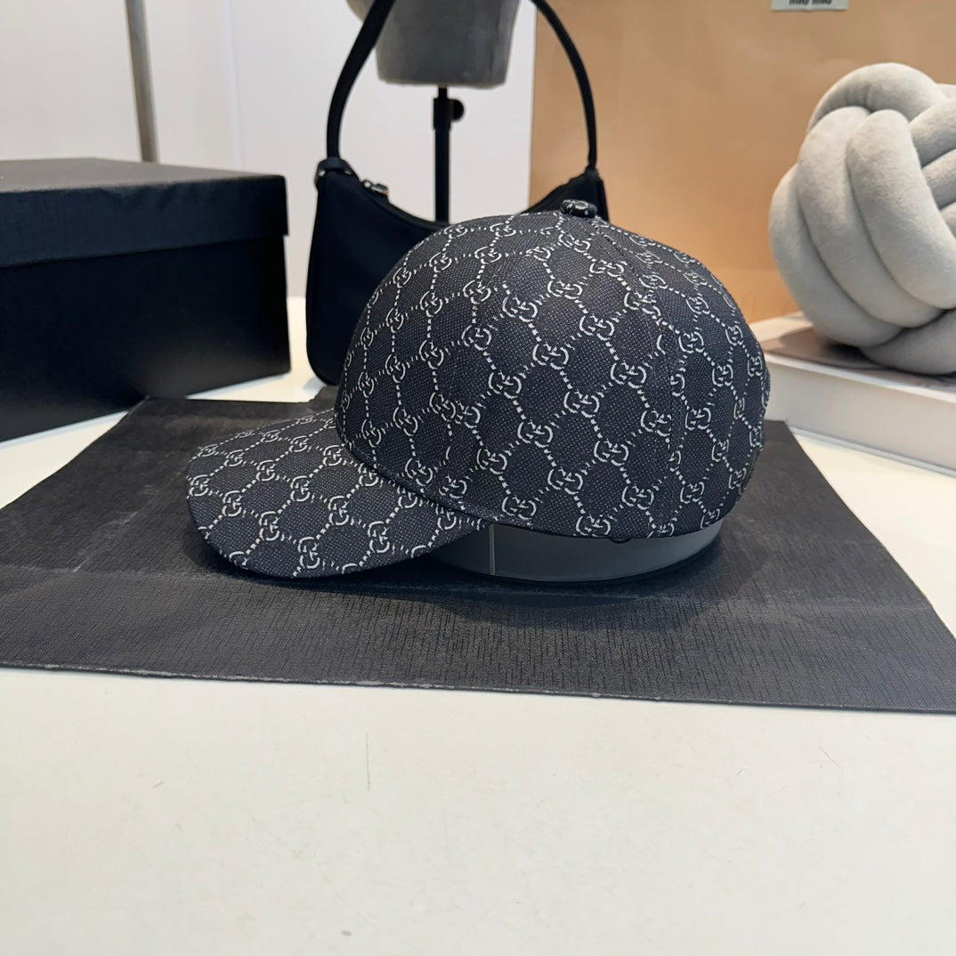 Printed peaked cap