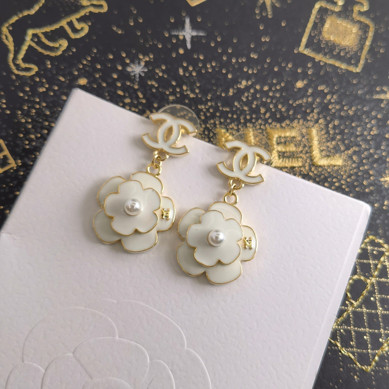 White Flowers Pendant Earrings