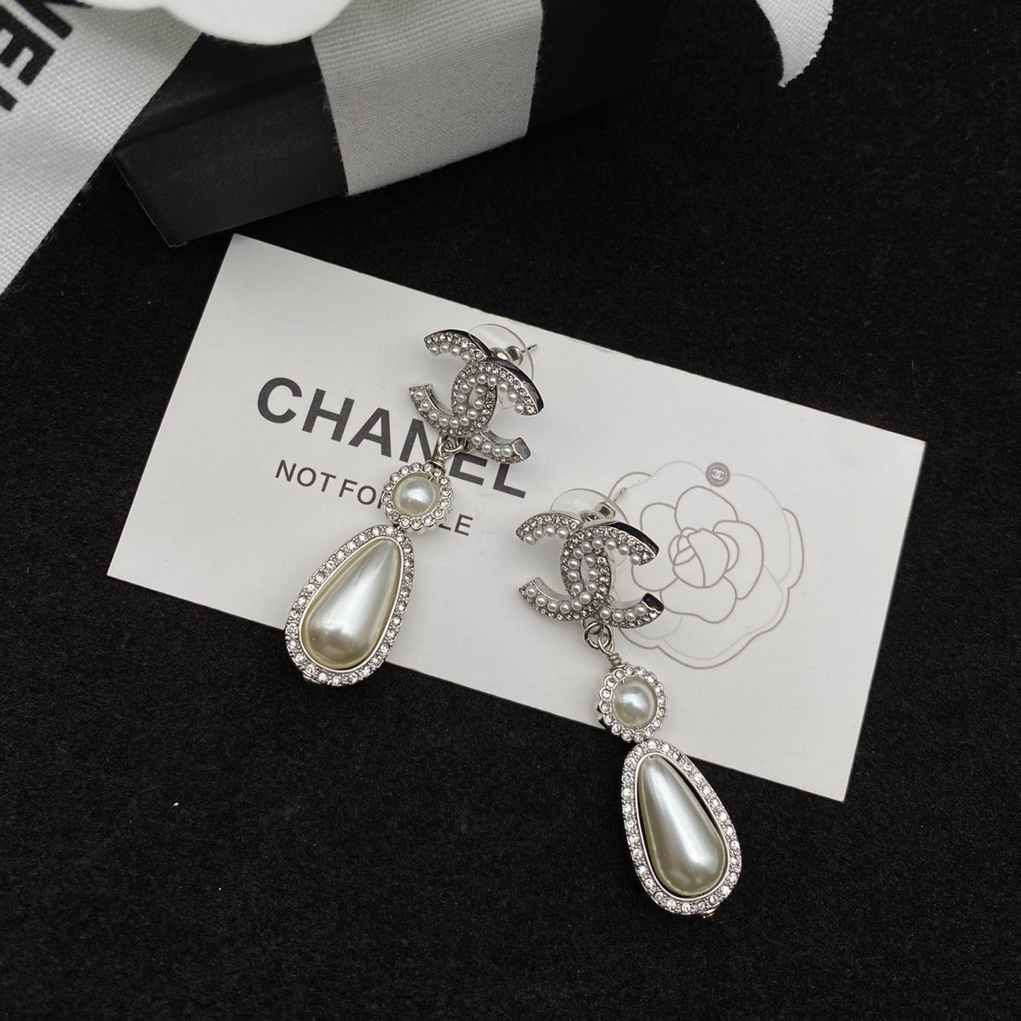 Elegant Pearl Pendant Diamond Earrings