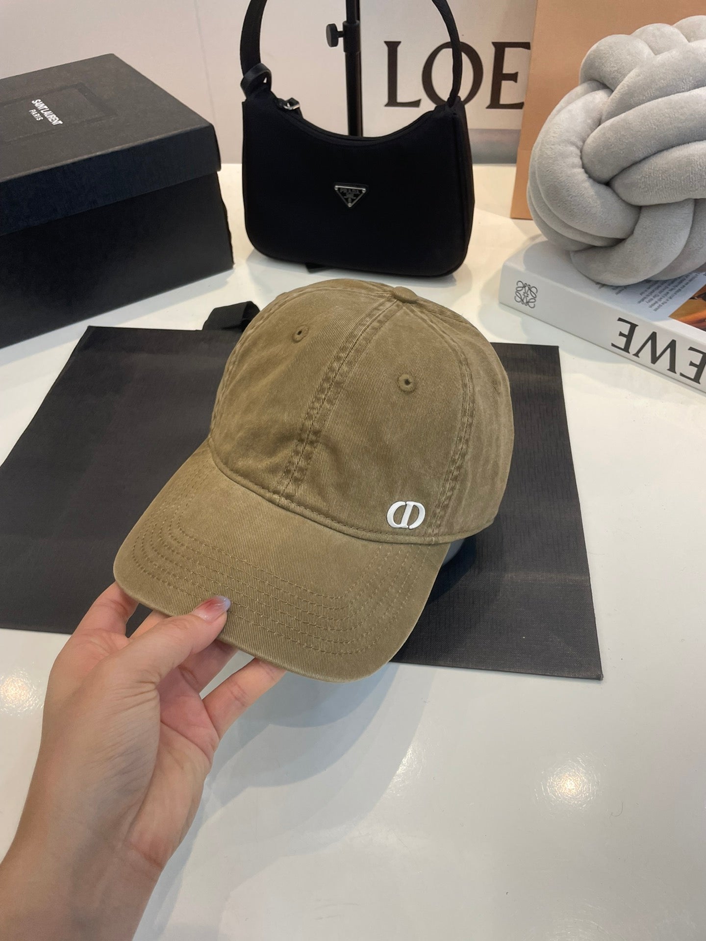 Fashionable CD Letter Baseball Cap