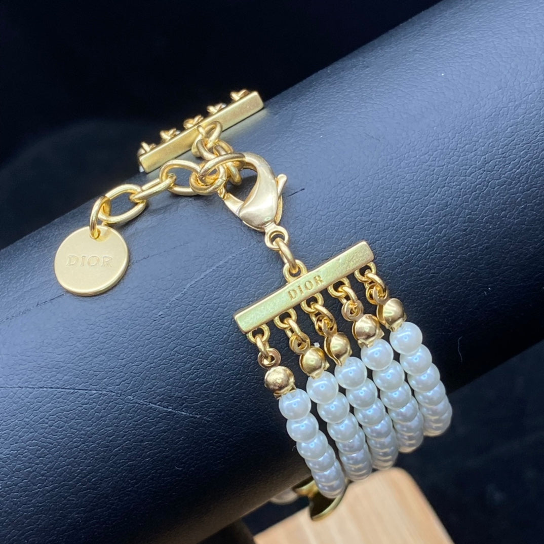 Vintage Bee Pearl Bracelet