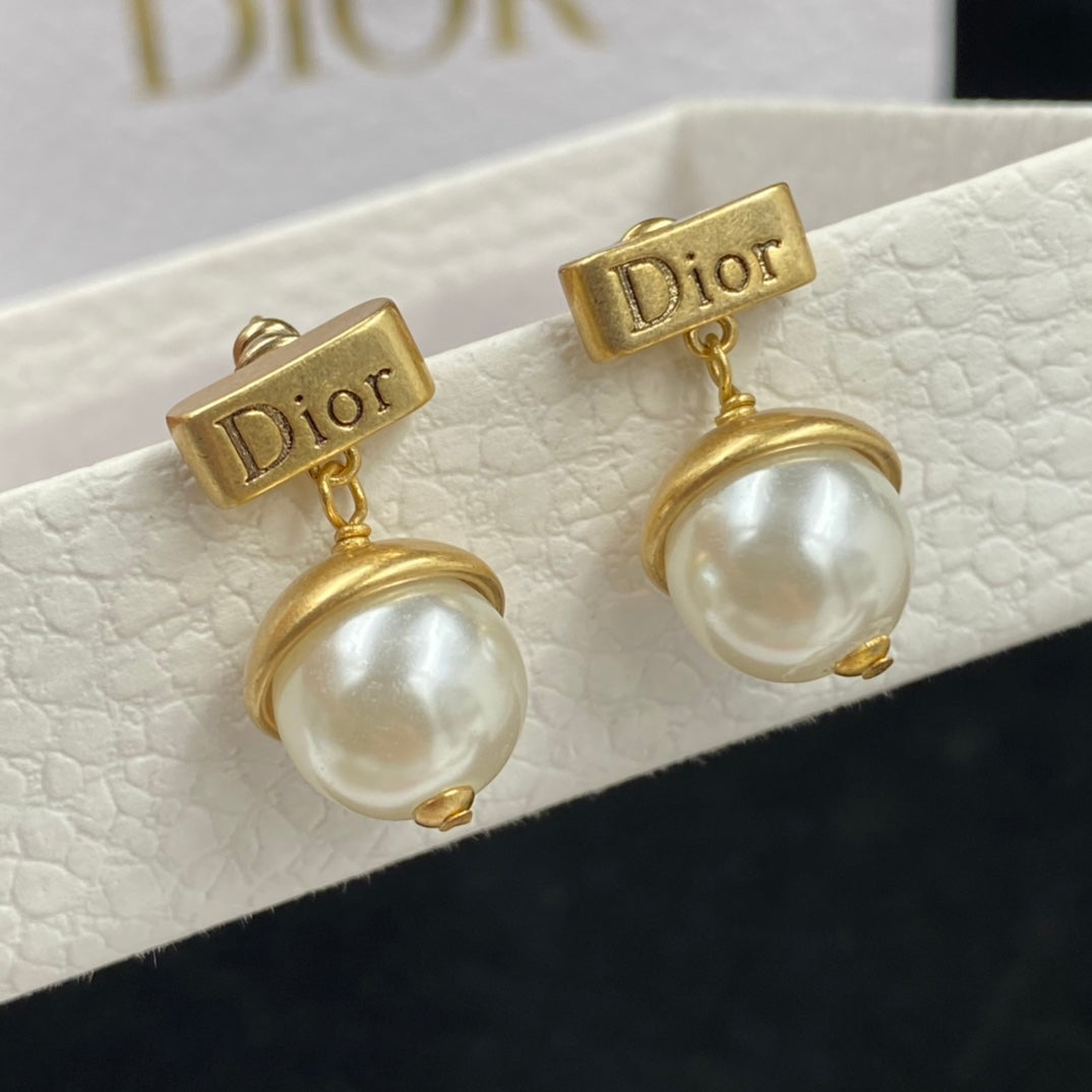 Simple Pearl Drop Earrings