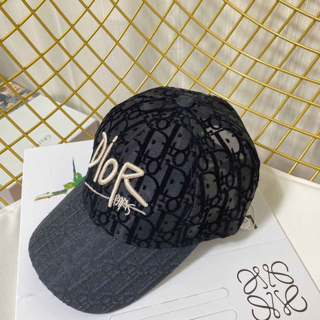 Embroidered Mesh Stitching Baseball Cap