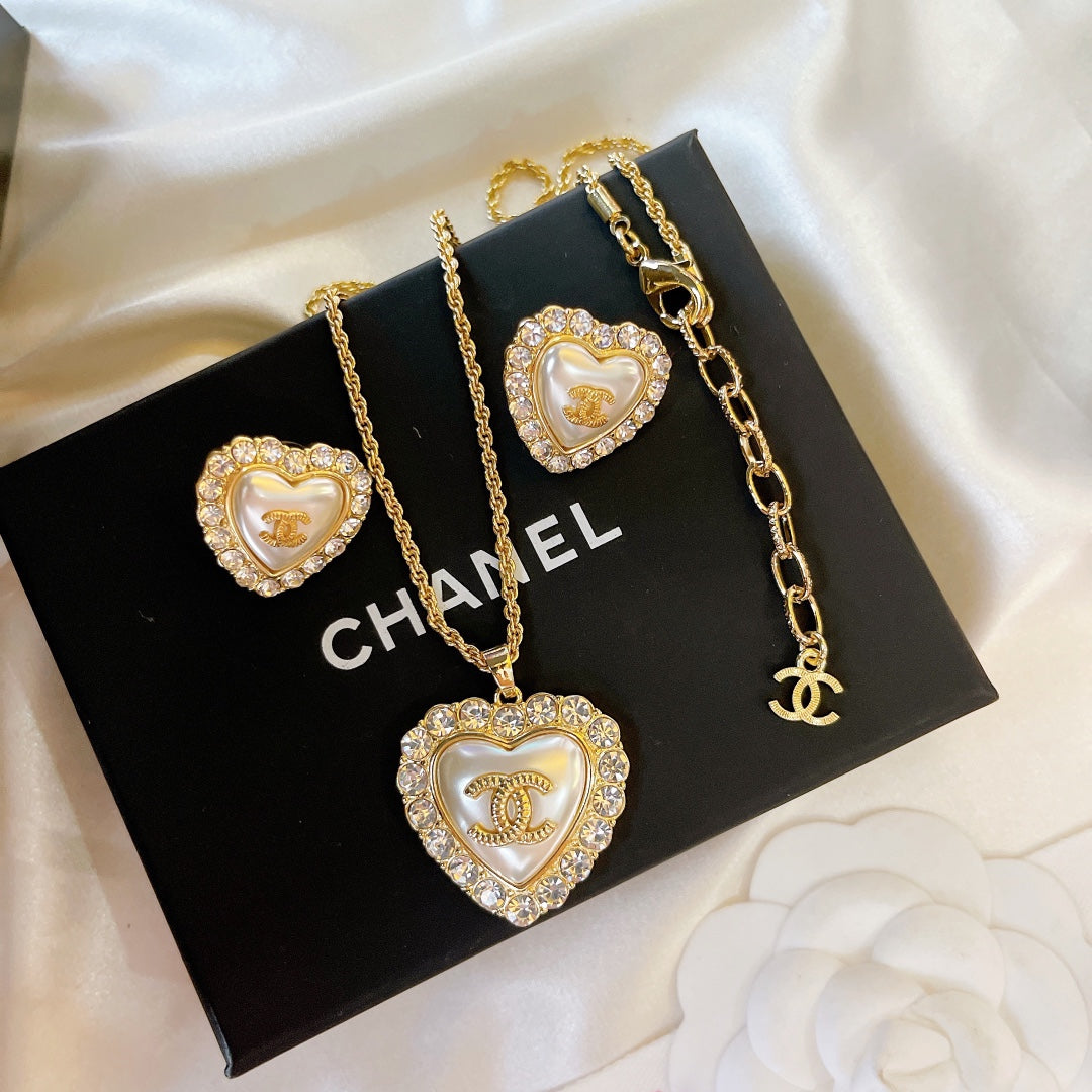 Vintage Diamond Pearl Heart Earrings Necklace Set