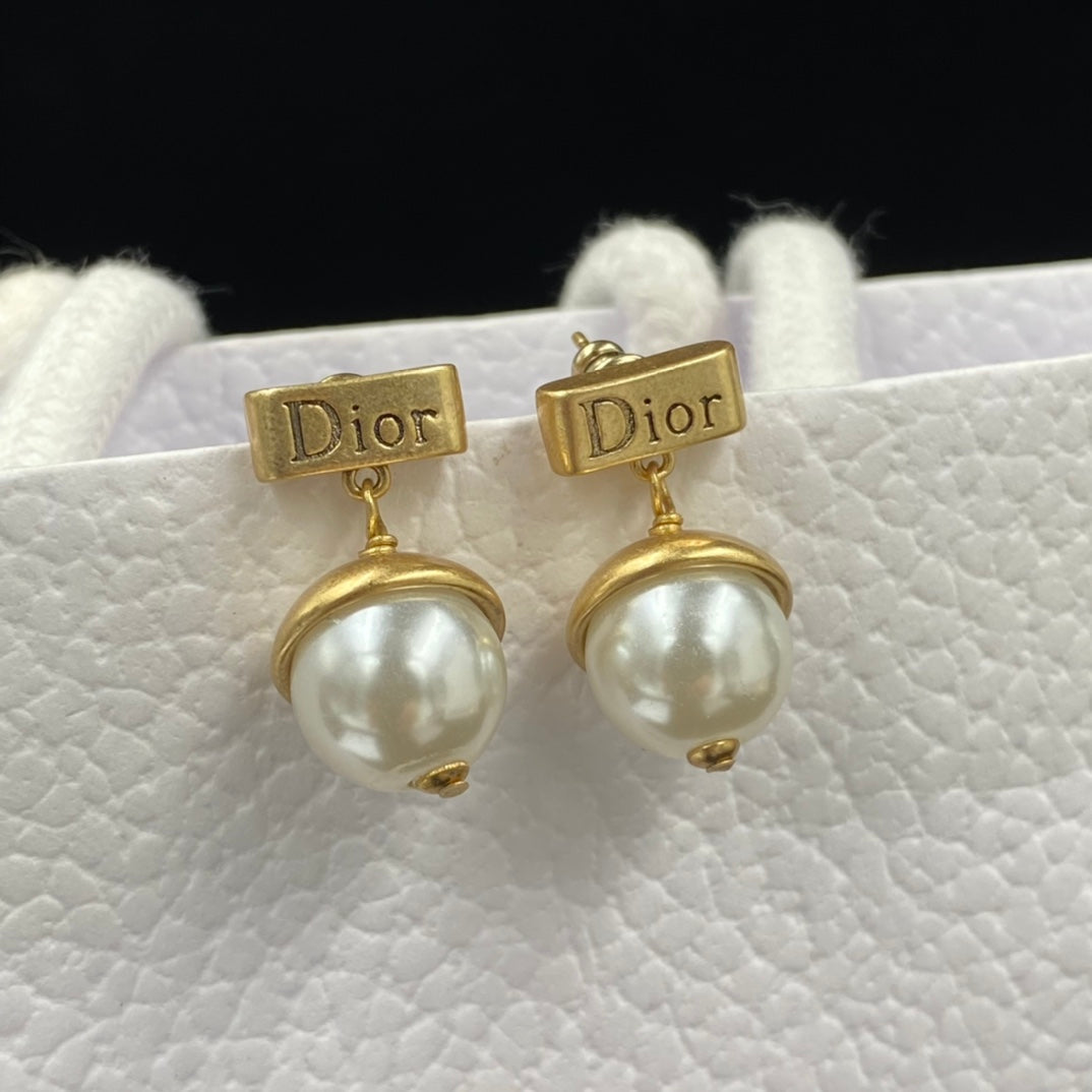 Simple Pearl Drop Earrings