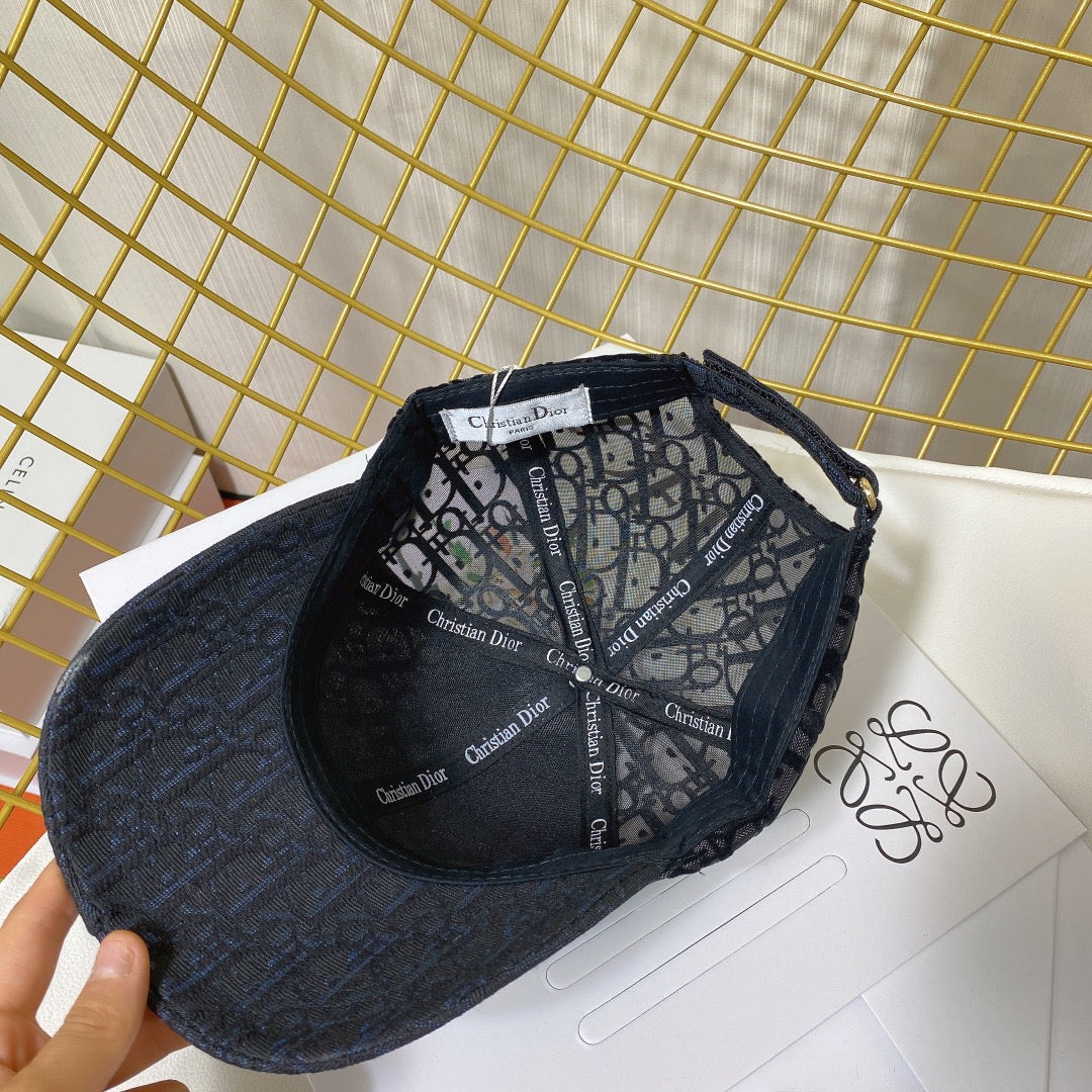 Embroidered Mesh Stitching Baseball Cap