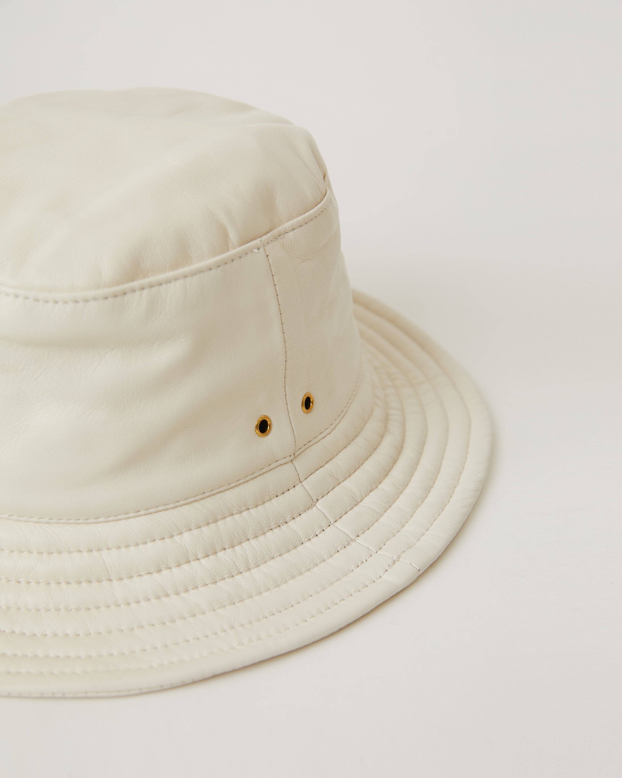 CALI LEATHER BUCKET HAT