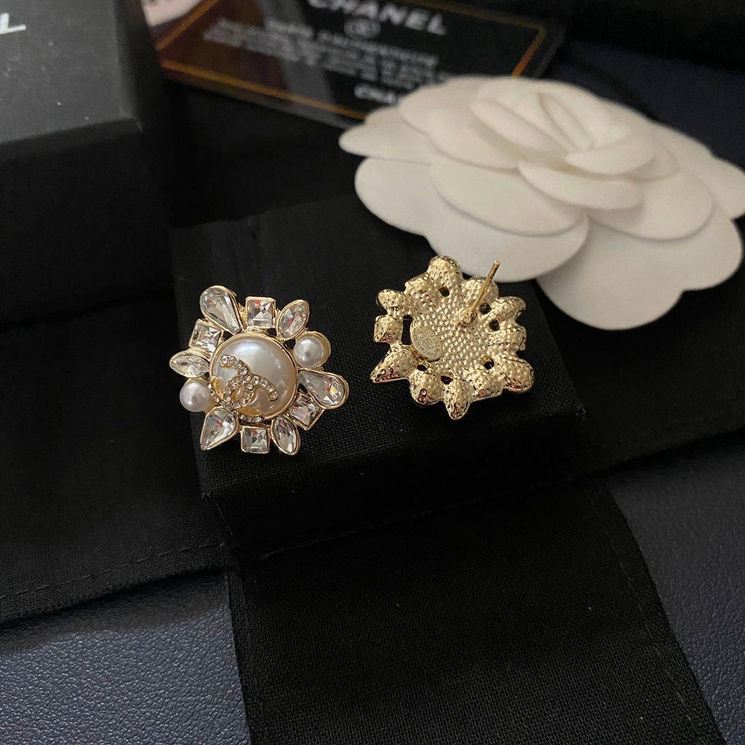 Vintage Elegant Pearl Rhinestone Earrings