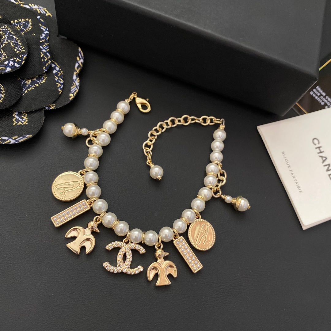 High-end Multi-Pendant Pearl Bracelet