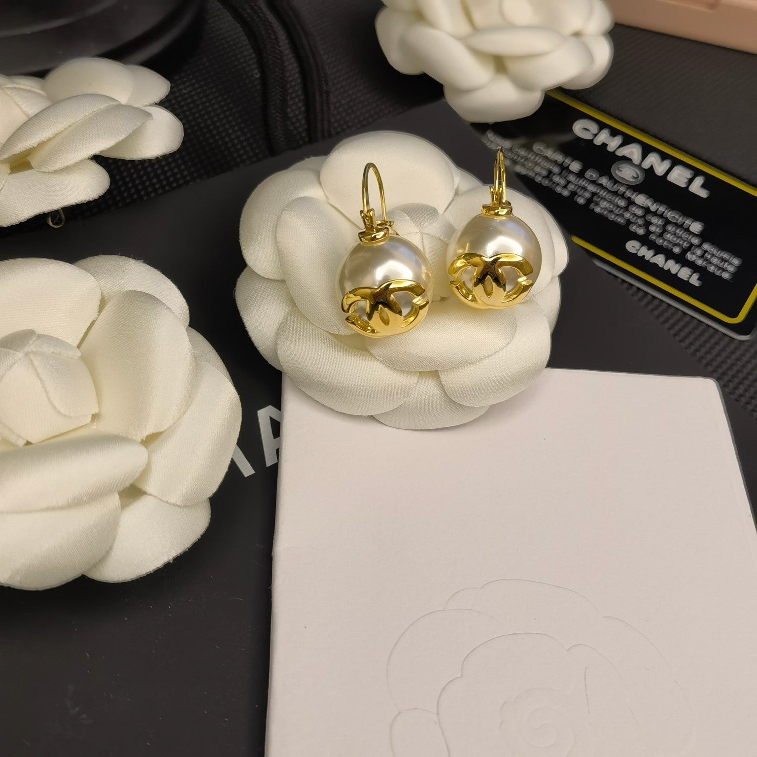 Pearl Elegant Earrings