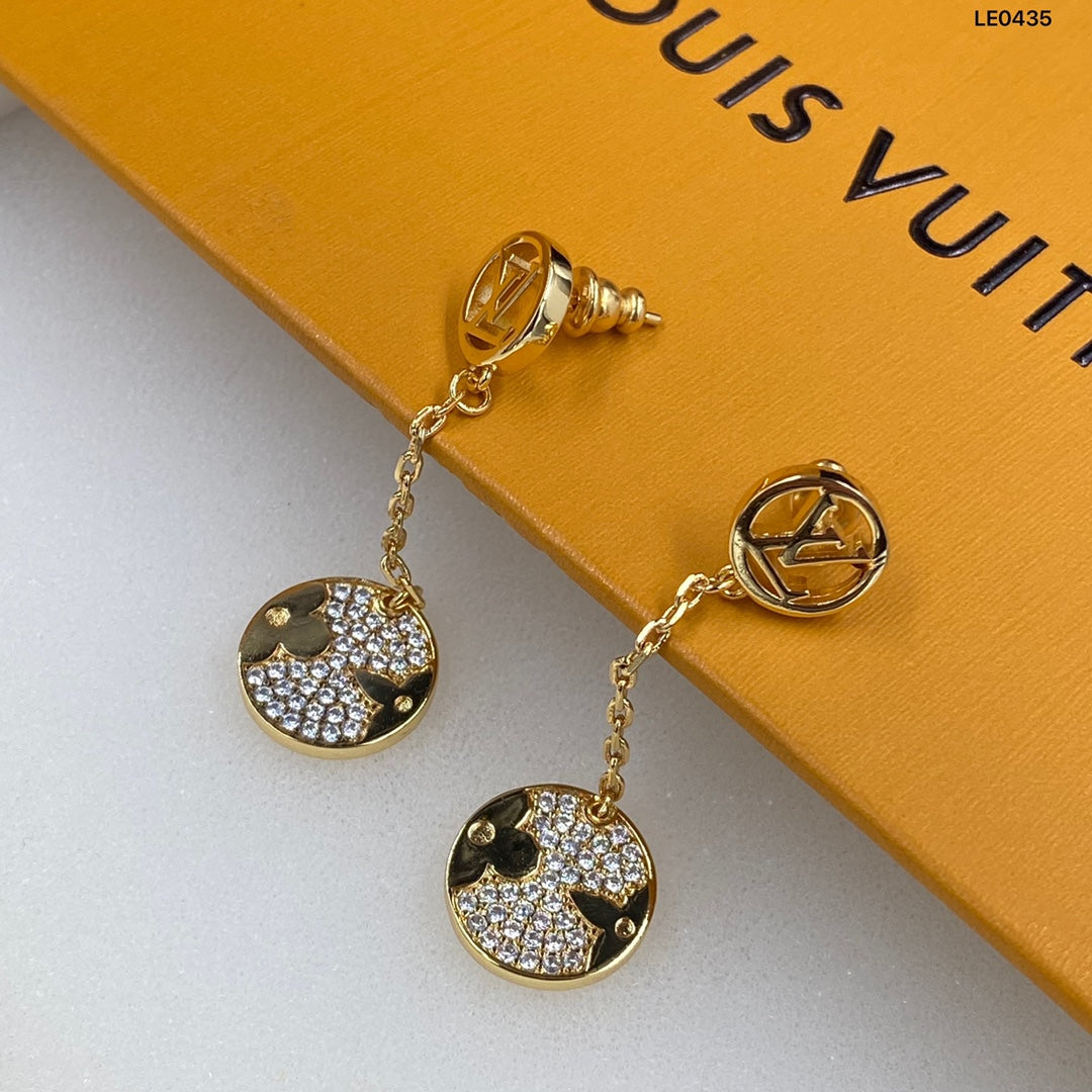 Round Pendant Chain Earrings