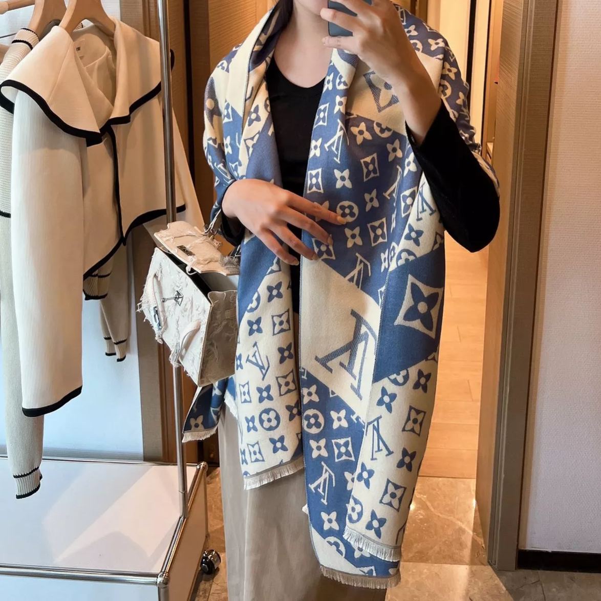 Versatile Logomania Cashmere Scarf Shawl