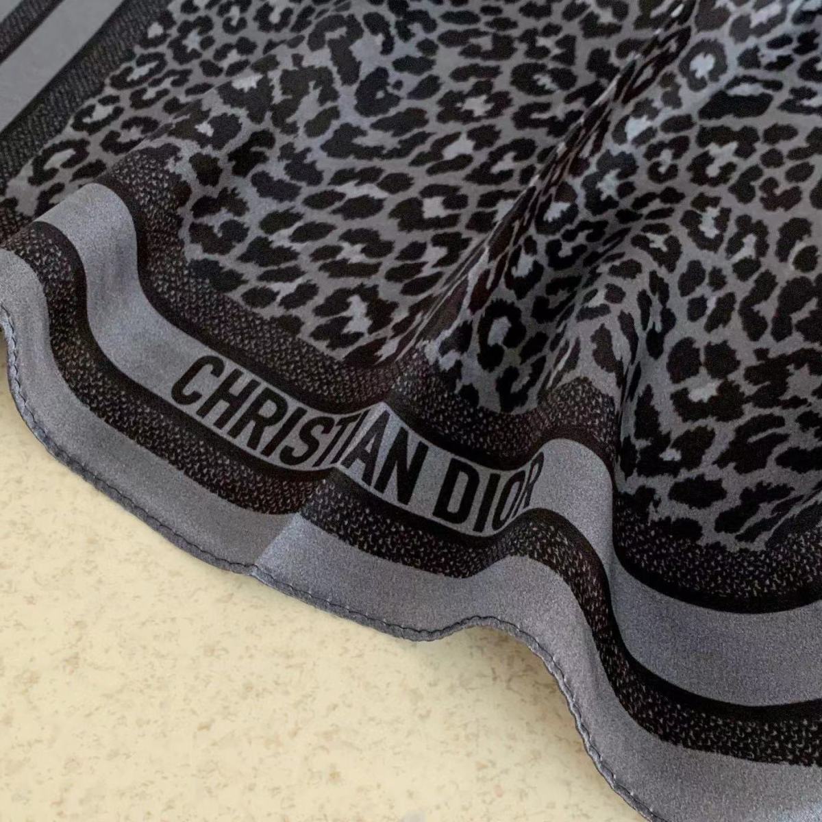 Fashion Leopard Print Silk Scarf