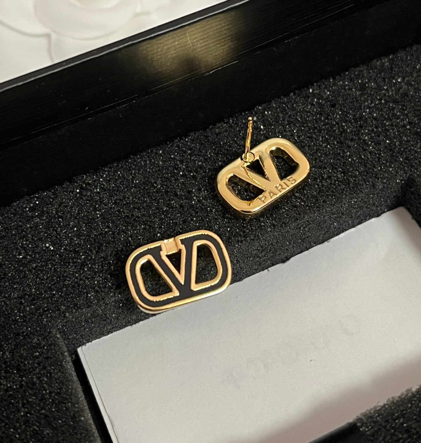 Fashionable hollow V earrings