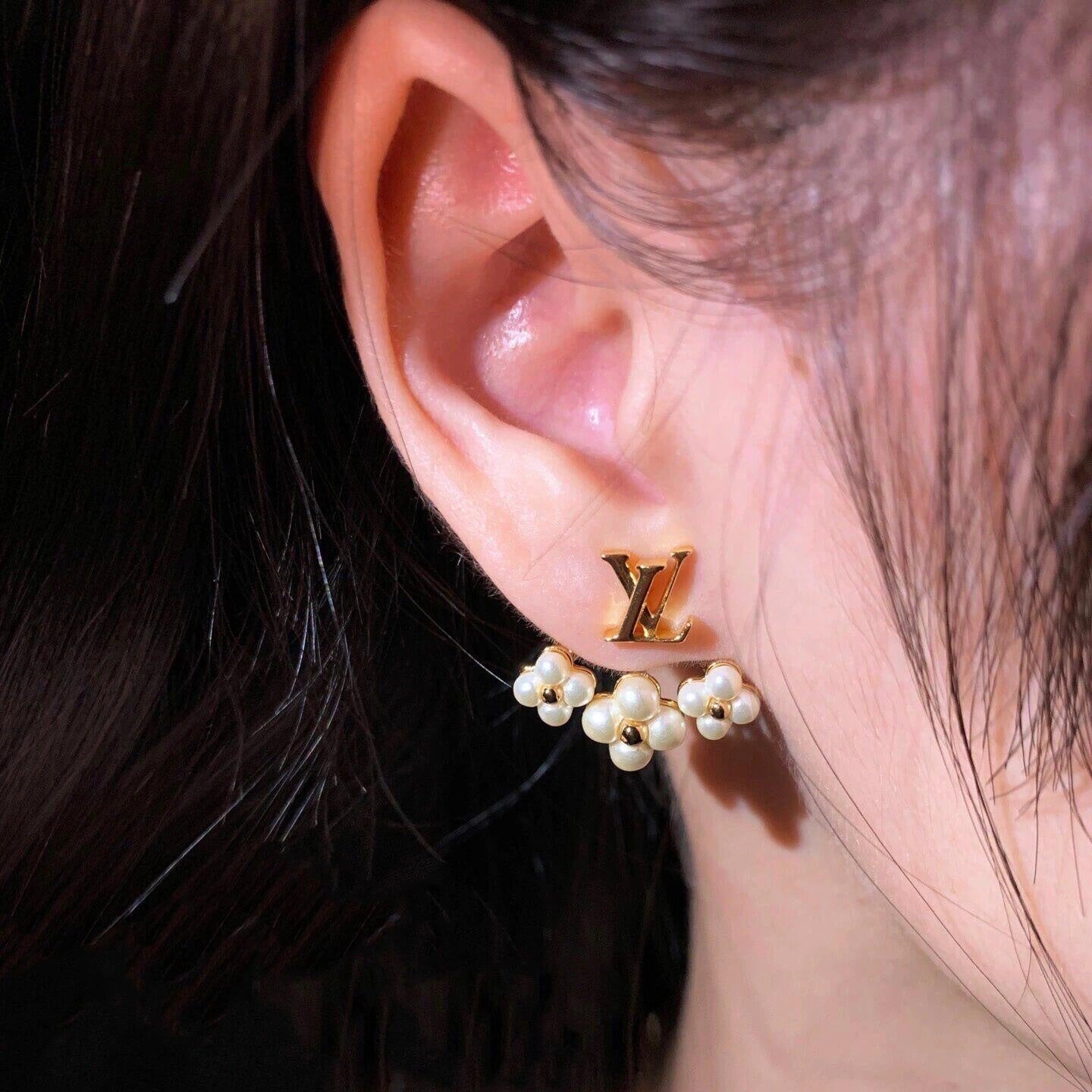 Fashion Pearl Floral Earrings