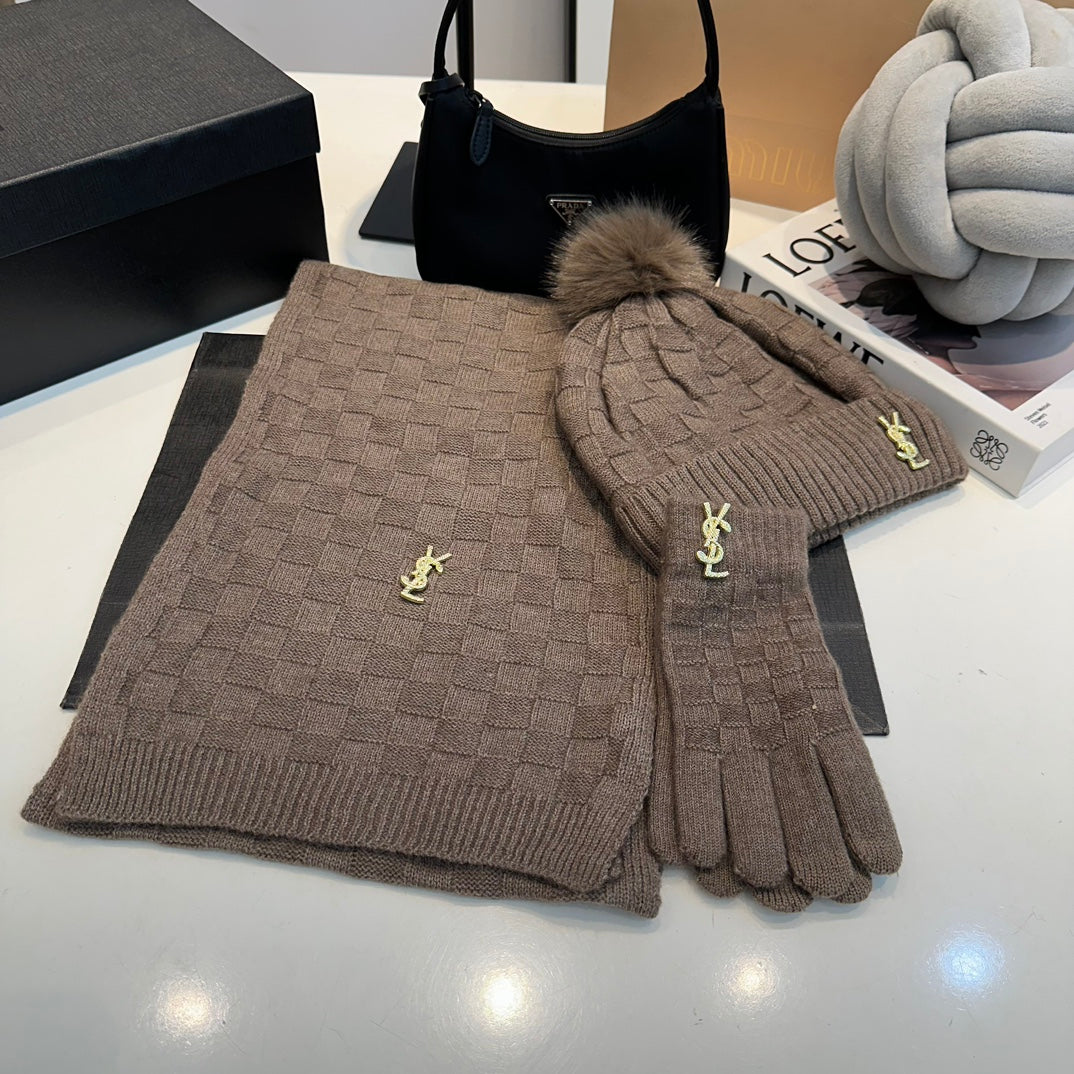 New autumn and winter trends-fashionable wool hat + scarf + gloves