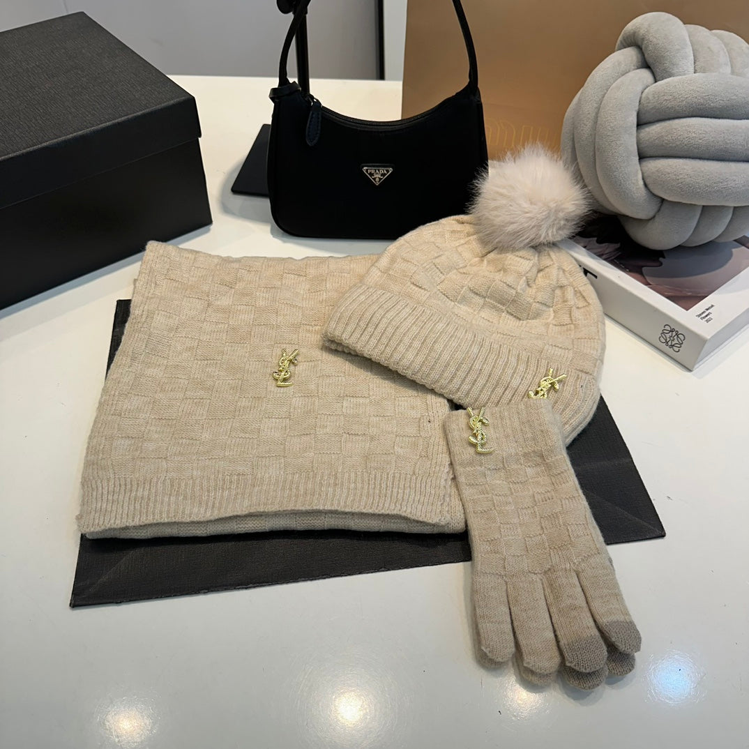 New autumn and winter trends-fashionable wool hat + scarf + gloves