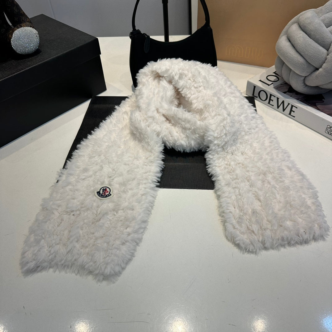 New autumn and winter trends-fashionable wool hat + scarf + gloves