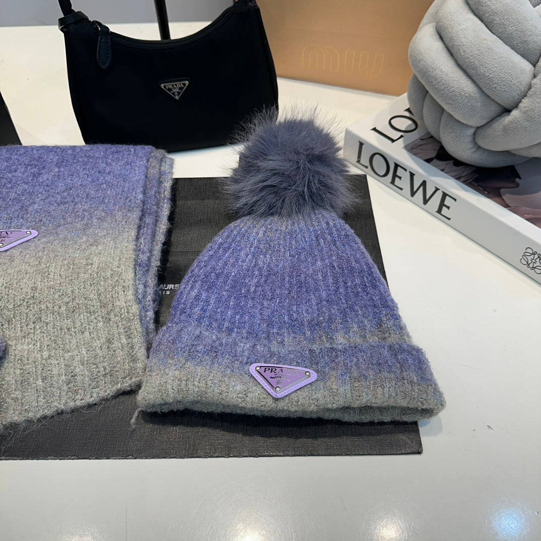 New autumn and winter trends-fashionable wool hat + scarf + gloves