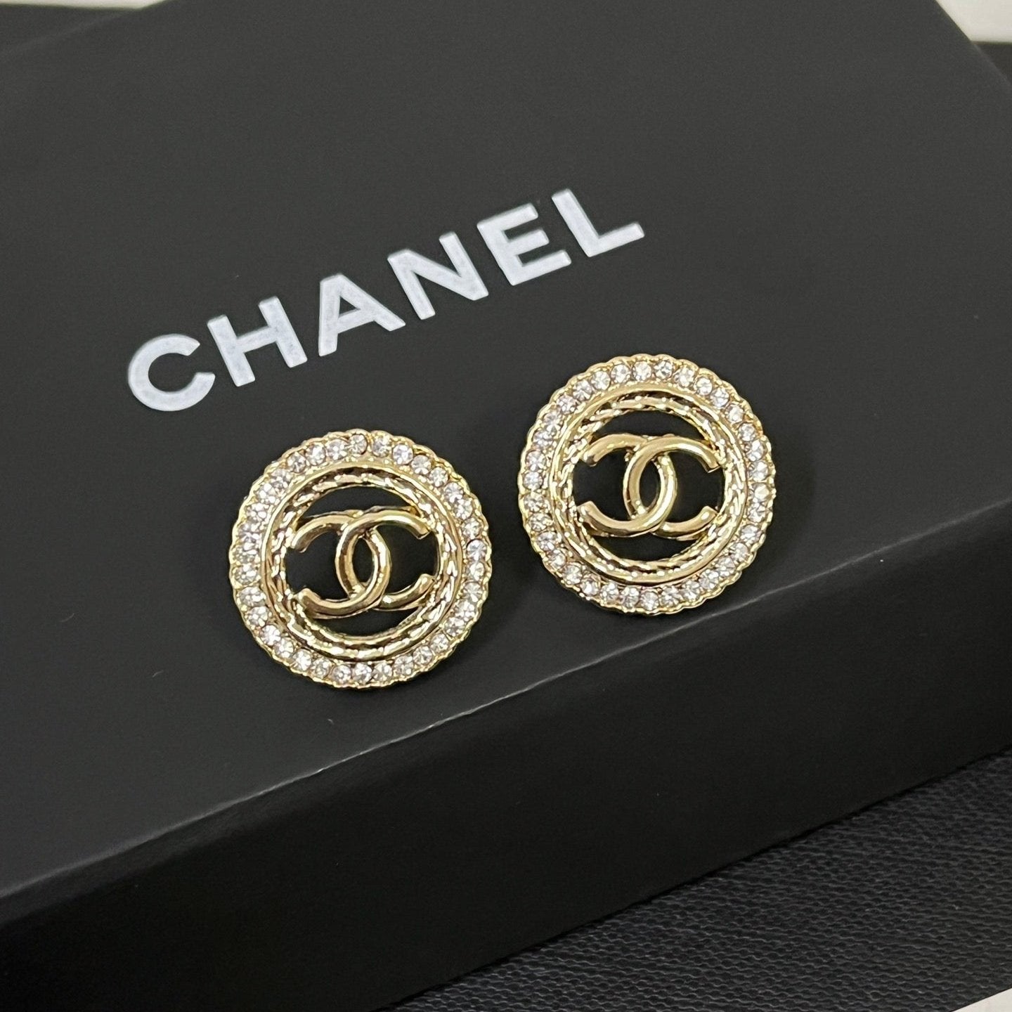 Fashion Round Logo Earrings