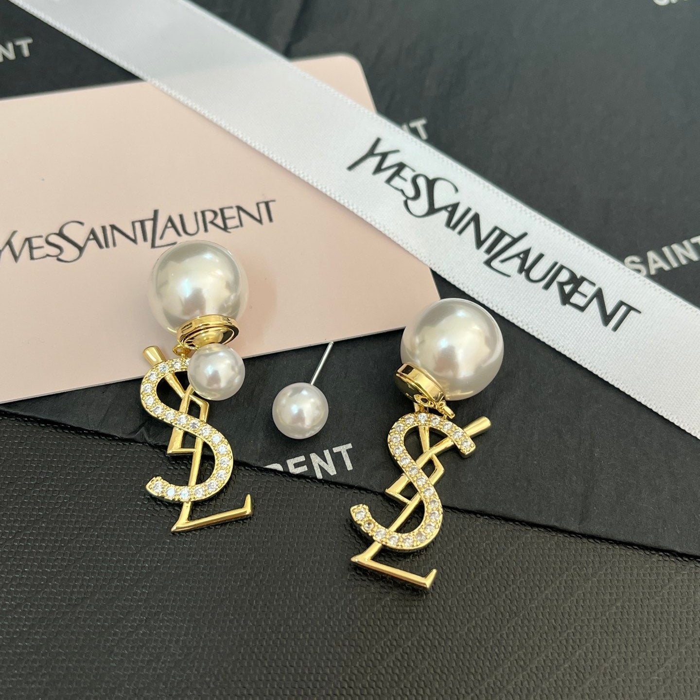 Elegant Metal Pendant Pearl Earrings