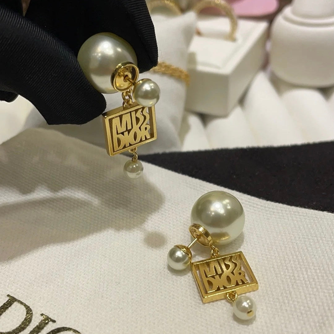 New Fashion Letter Tag Pearl Earrings