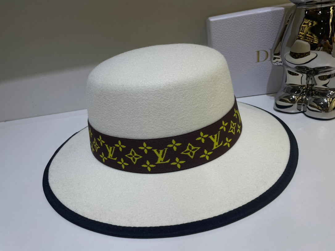 Women's Hats—1020