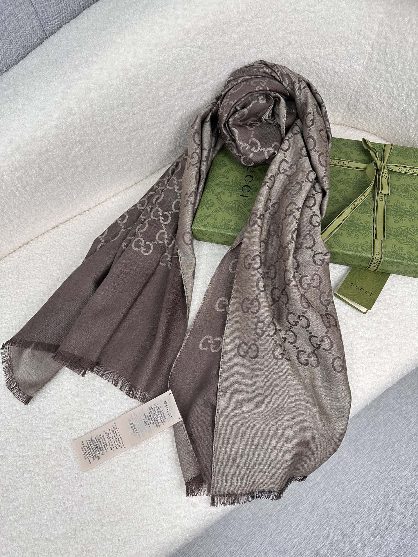 0925 Classic Soft and Comfortable Scarf