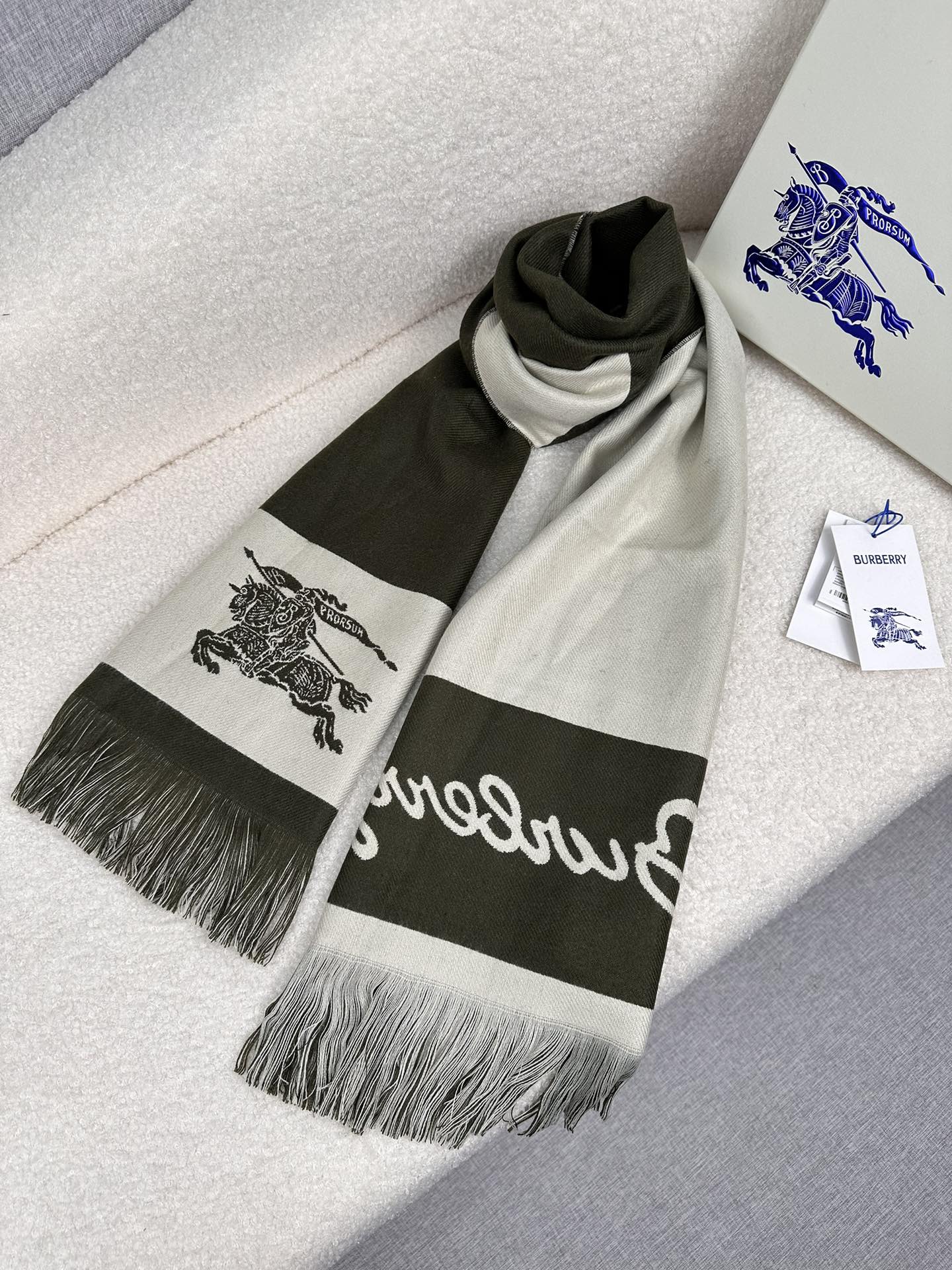 0925 Classic Soft and Comfortable Scarf