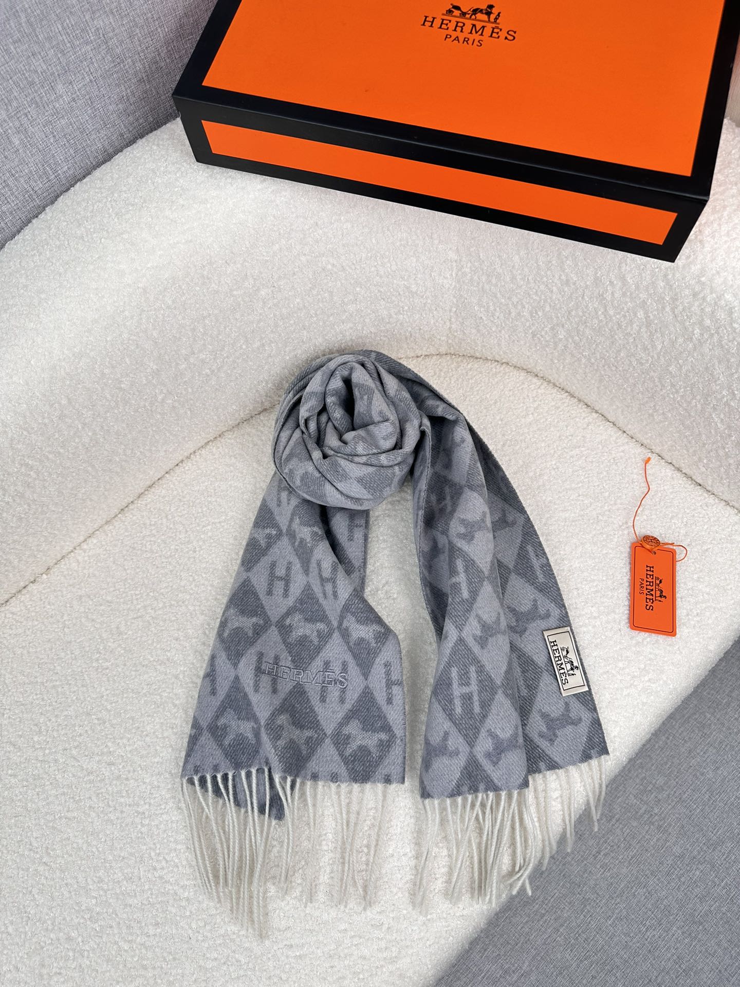 0925 Classic Soft and Comfortable Scarf