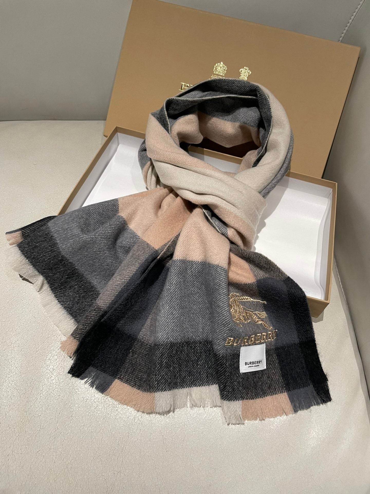 1002 Classic Soft and Comfortable Scarf