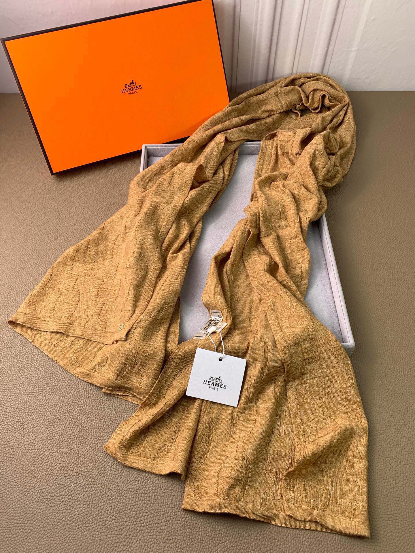 1002 Classic Soft and Comfortable Scarf