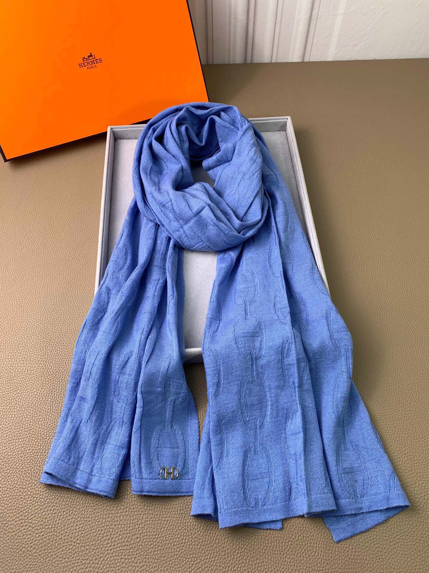 1002 Classic Soft and Comfortable Scarf