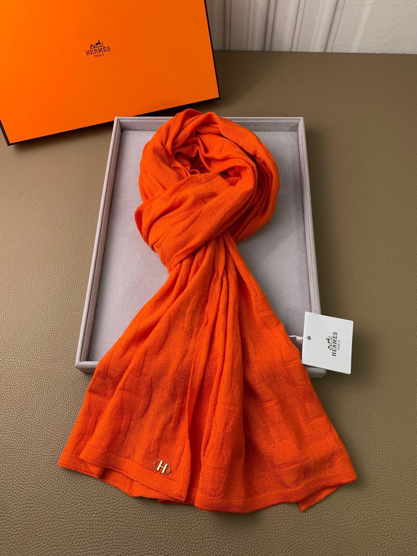 1002 Classic Soft and Comfortable Scarf