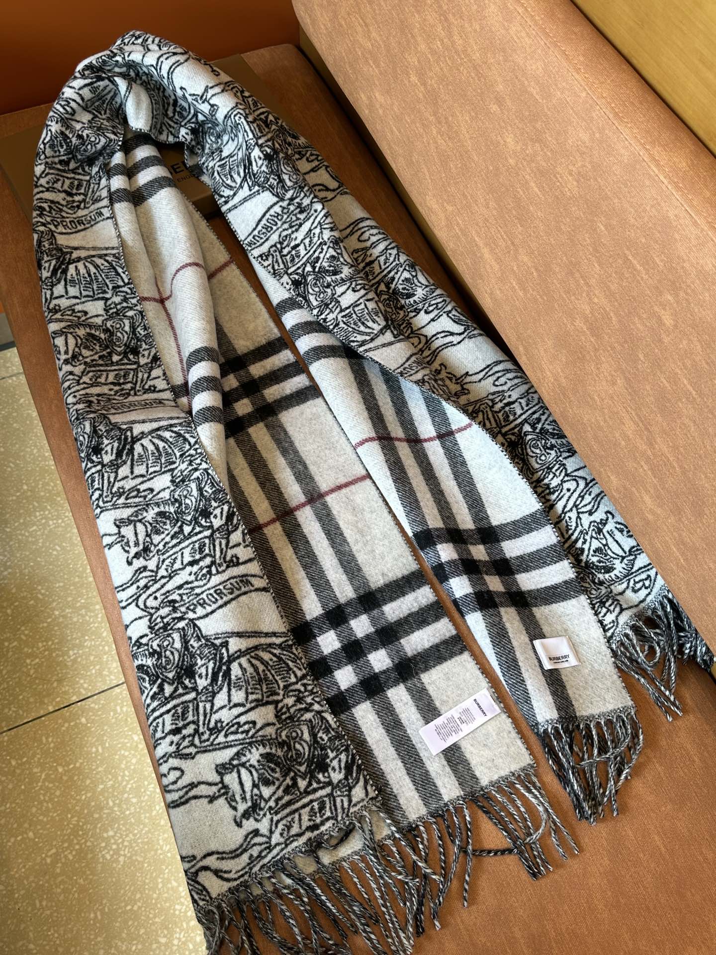 1105 New high quality skin friendly comfort scarf