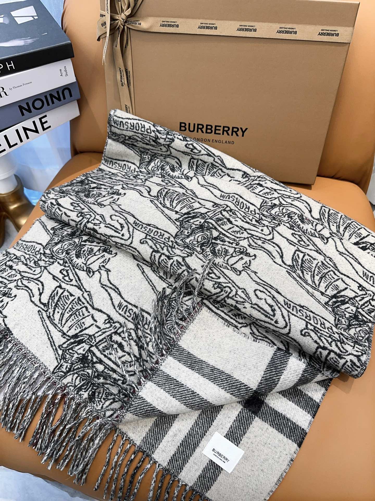 1105 New high quality skin friendly comfort scarf